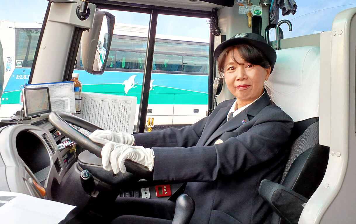 バス運転者（女性）